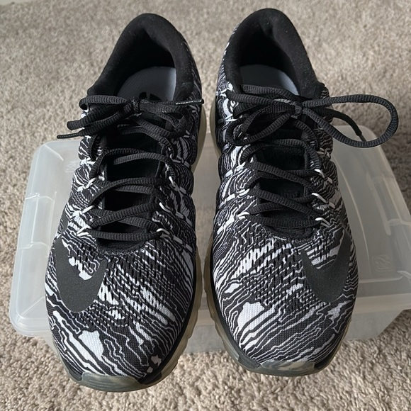 Men’s Nike sneakers - Picture 2 of 5